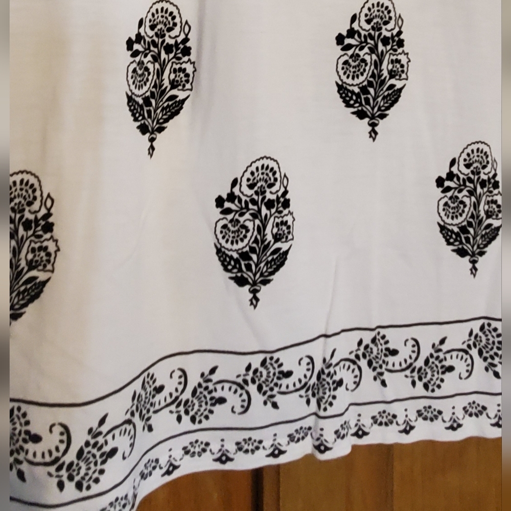 🛑 Old Navy XXL SS Split Neck White Print Blouse 🚔 - Picture 5 of 14